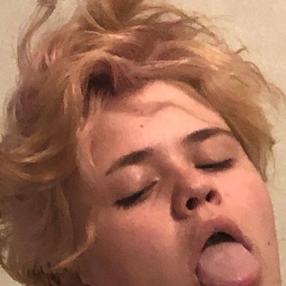 Poshmark profile picture for @occult